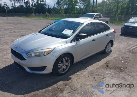 2017 Ford Focus S z USA, uszkodzony, nr VIN 1FADP3E26HL338253